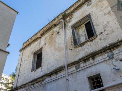 Si racconta tra l'altro che sia proprio in questo stabile che abbia alloggiato Elena del Montenegro nel suo soggiorno a Bari
